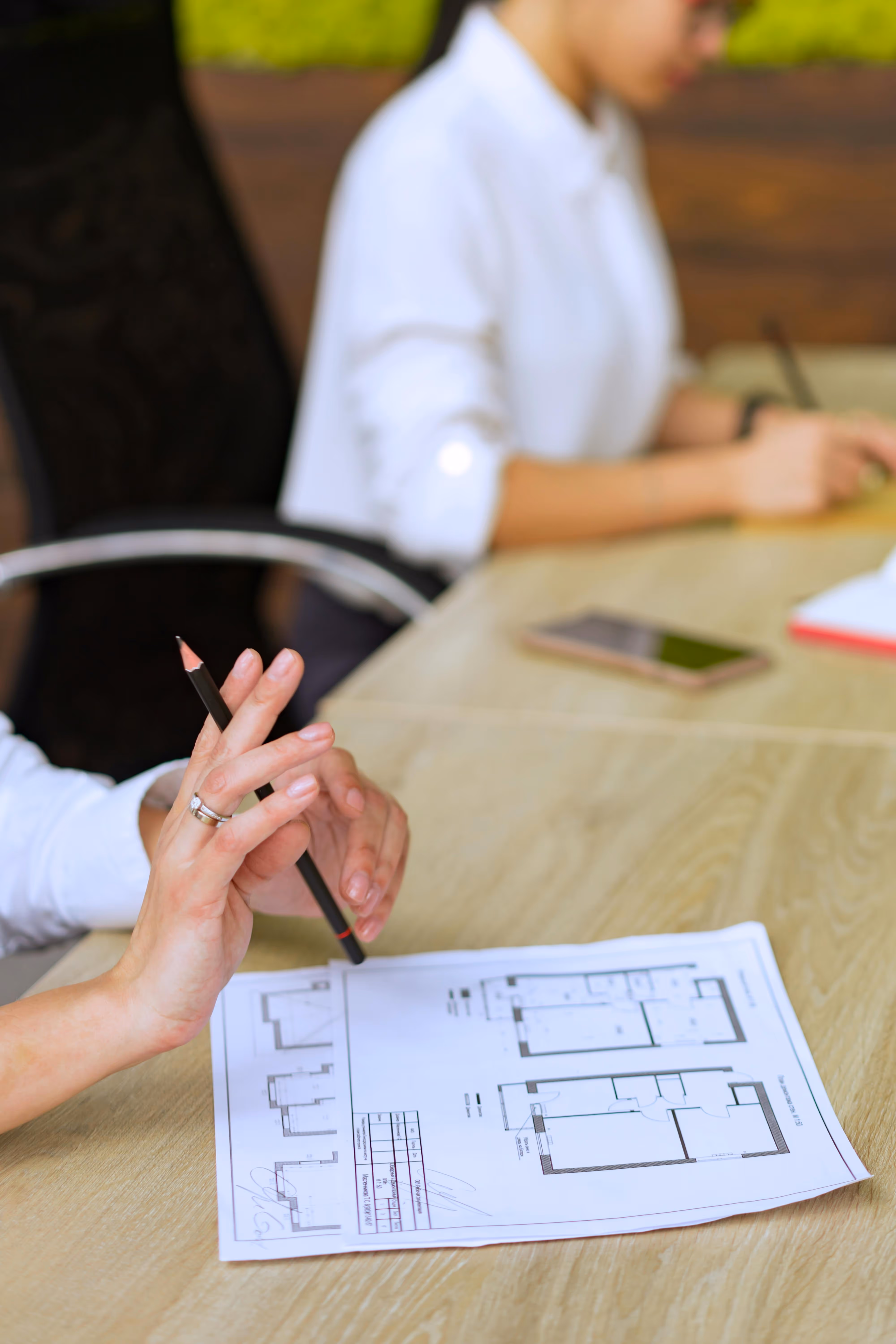 設計師繪製的空間平面圖與材質樣板